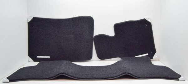 VPLMS0060PVA - LAND ROVER RANGE ROVER III L322 Floor Mat Set LHD VPLMS0060PVA NEW GENUINE