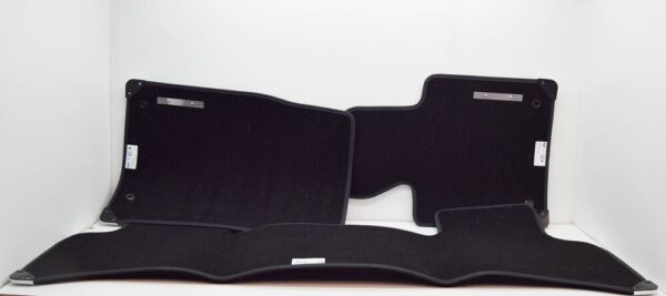 VPLMS0060PVA - LAND ROVER RANGE ROVER III L322 Floor Mat Set LHD VPLMS0060PVA NEW GENUINE