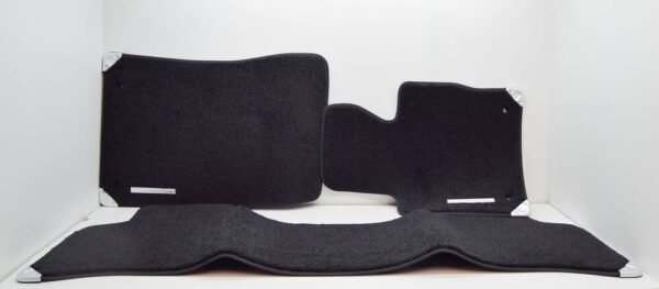 VPLMS0060PVA - LAND ROVER RANGE ROVER III L322 Floor Mat Set LHD VPLMS0060PVA NEW GENUINE