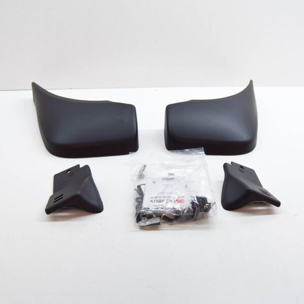 VPLRP0357 - LAND ROVER DISCOVERY L462 Rear Mudflaps Set VPLRP0357 NEW GENUINE