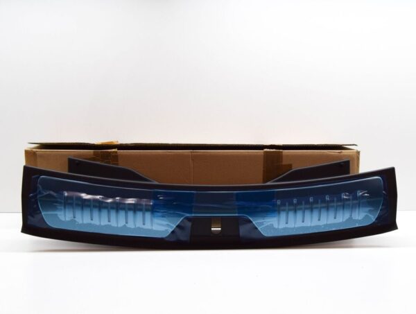 VPLYS0456 - RR Range Rover Velar L560 rear door entry strip VPLYS0456 part