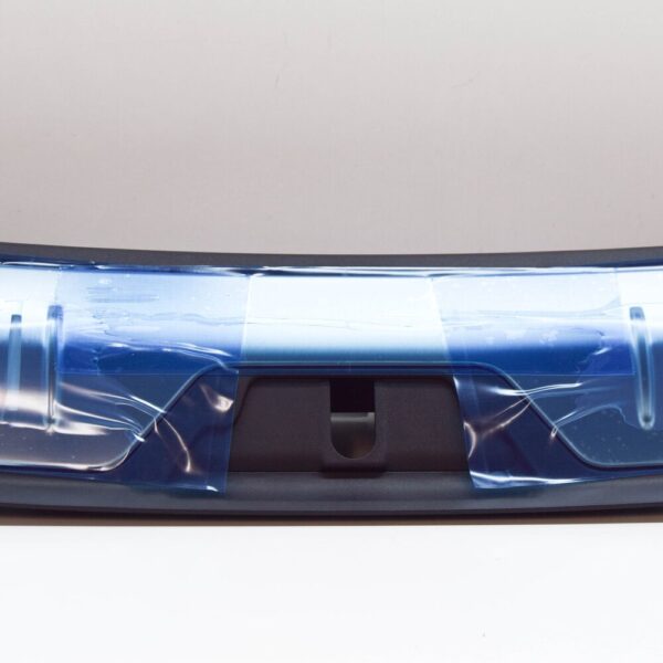 VPLYS0456 - RR Range Rover Velar L560 rear door entry strip VPLYS0456 part