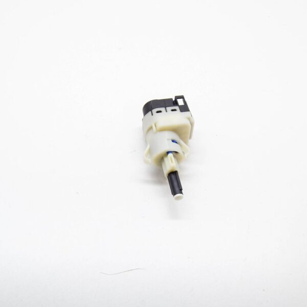 XKB500120 - LAND ROVER FREELANDER L314 Brake Light Switch XKB500120 NEW GENUINE