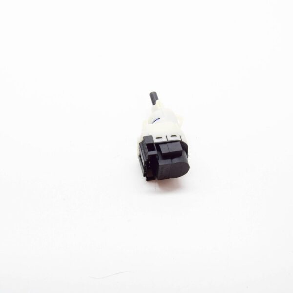 XKB500120 - LAND ROVER FREELANDER L314 Brake Light Switch XKB500120 NEW GENUINE