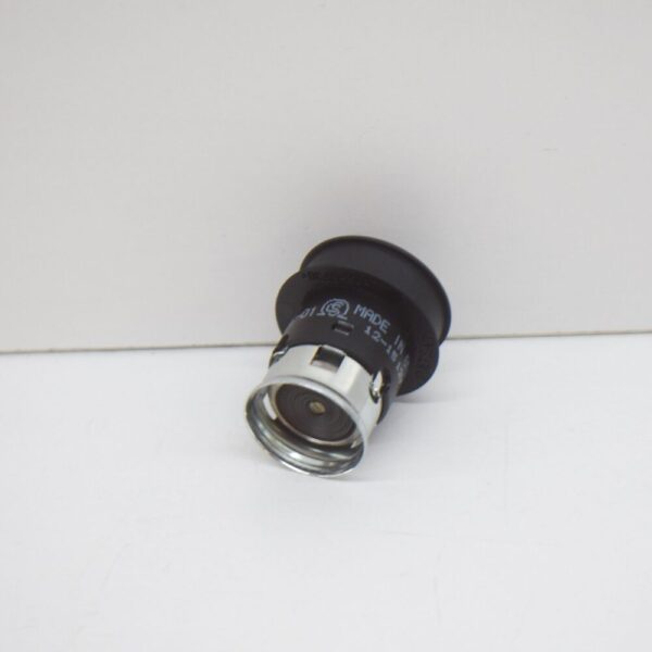 YXI500010 - LAND ROVER RANGE ROVER L322 Cigarette Lighter YXI500010 NEW OEM