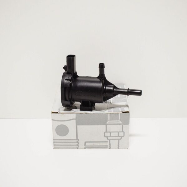 A0004760600 - New Mercedes Benz GLA X156 Fuel Flush Valve A0004760600 Genuine