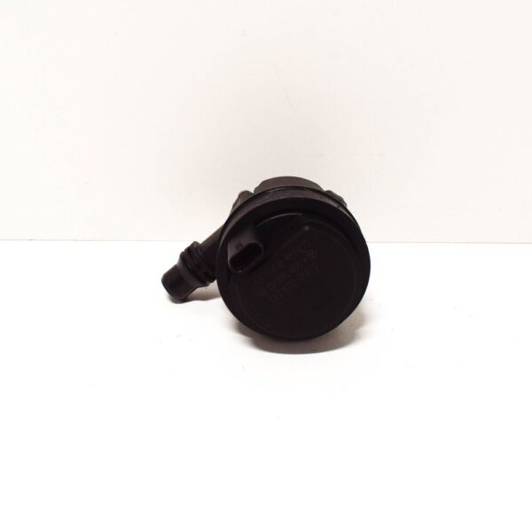 A0005004386 - NEW MERCEDES-BENZ C W205 COOLANT PUMP A0005004386 ORIGINAL