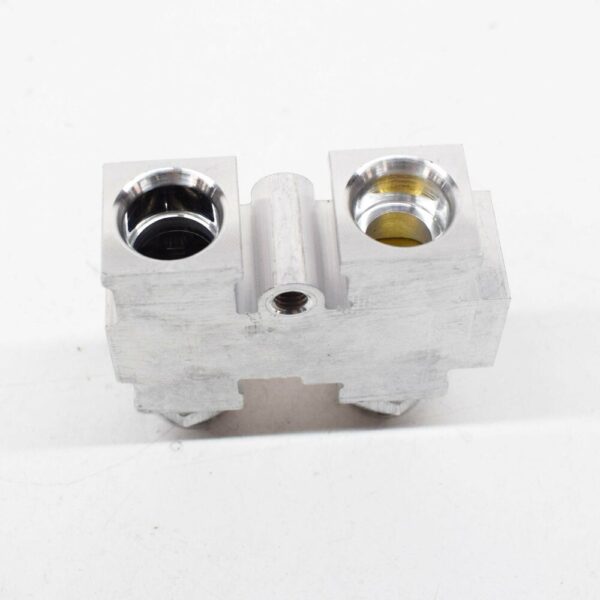 A0005010765 - Genuine Mercedes Benz A207 A209 C207 C216 C218 R230 Oil Thermostat A0005010765