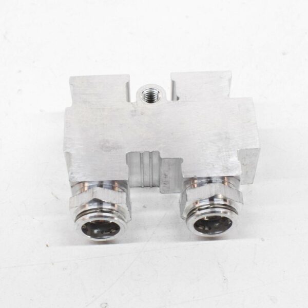 A0005010765 - Genuine Mercedes Benz A207 A209 C207 C216 C218 R230 Oil Thermostat A0005010765