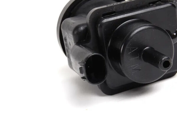 A0005450427 - NEW MERCEDES BENZ ML W163 PRESSURE CONVERTER A0005450427