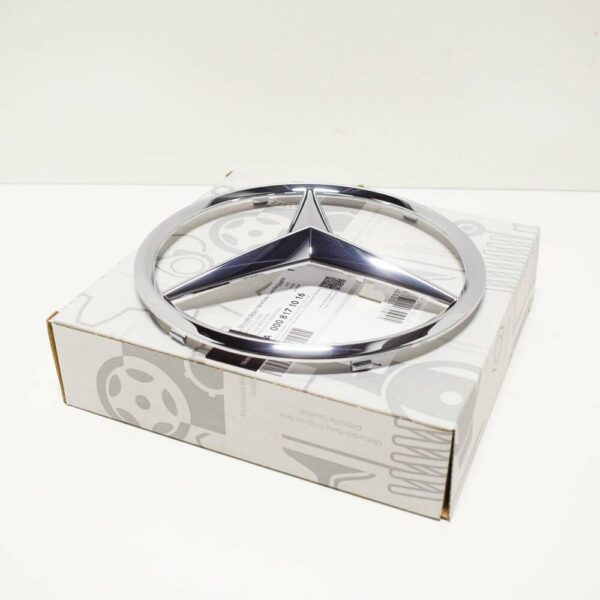 A0008171016 - NEW MERCEDES-BENZ C-CLASS W205 RADIATOR GRILLE STAR EMBLEM A0008171016