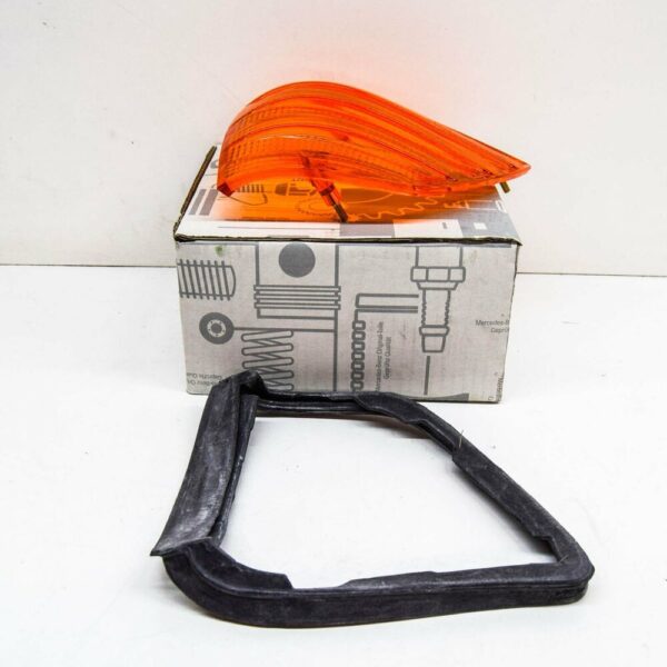 A0008200066 - NEW MB SL R107 FRONT LEFT ORANGE BLINKER LAMP LENS A0008200066 OEM