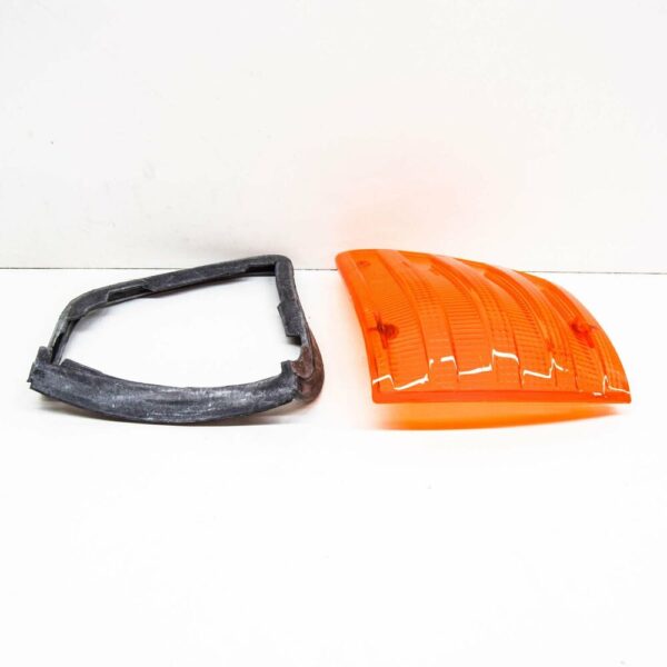 A0008200066 - NEW MB SL R107 FRONT LEFT ORANGE BLINKER LAMP LENS A0008200066 OEM