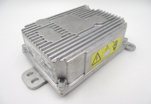 A0008271105 - NEW MERCEDES-BENZ A W177 VOLTAGE CONVERTER A0008271105 ORIGINAL