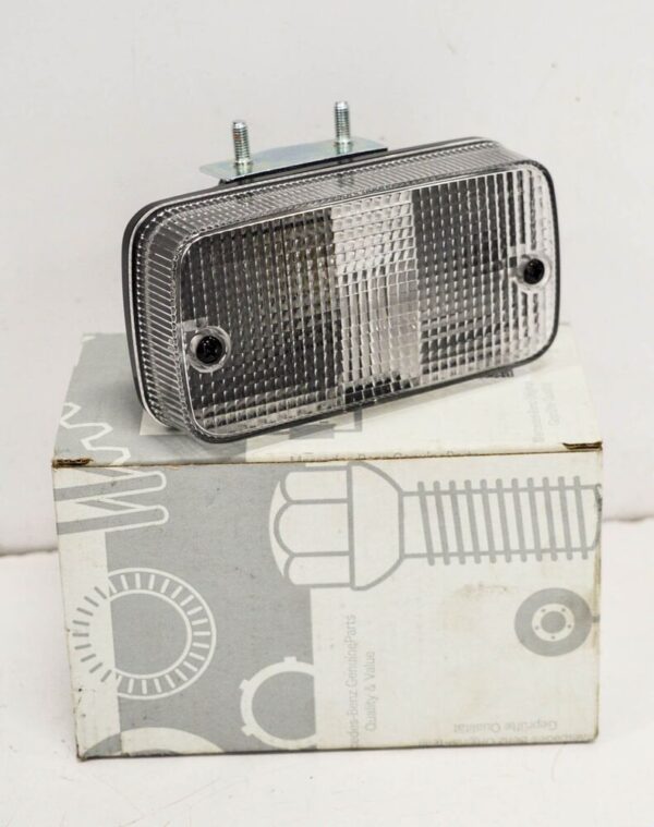 A000906500464 - MB G W463 AMG Rear Right Reversing Light A0009065004 64 NEW GENUINE