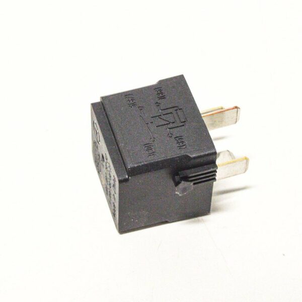 A0009828023 - NEW MB CLA W117 RELAY A0009828023 ORIGINAL