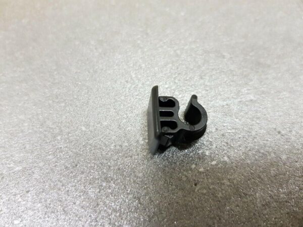 A0009950148 - Mercedes W203 W211 Hood Release Cable Holding Clip Holder Genui