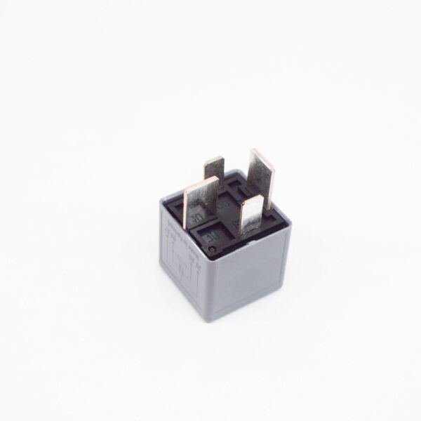 A0025422619 - Mercedes Benz Vito 638 Plug Relay A0025422619 NEW GENUINE