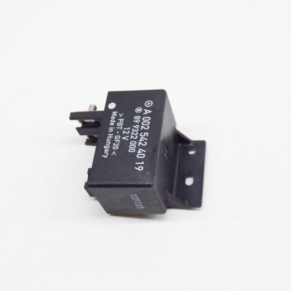 A0025424019 - MERCEDES BENZ SPRINTER 906 Cut Off Relay A0025424019 NEW GENUINE