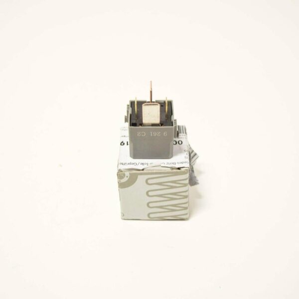 A0025428719 - Genuine Mercedes-Benz W164 N Relay A0025428719