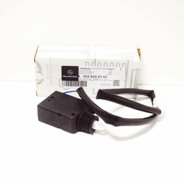 A0048202542 - NEW MERCEDES BENZ W463 BACK DOOR LOCK SOLENOID A0048202542 ORIGINAL