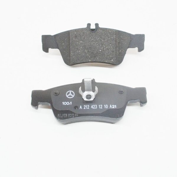 A0074206720 - Mercedes Benz E W212 rear brake lining set A0004208204 new