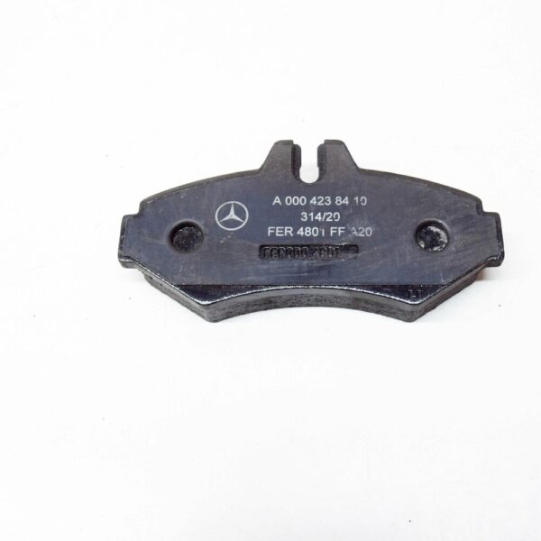 A0084204420 - NEW MERCEDES-BENZ G-CLASS W463 REAR BRAKE PAD SET A0084204420 ORIGINAL