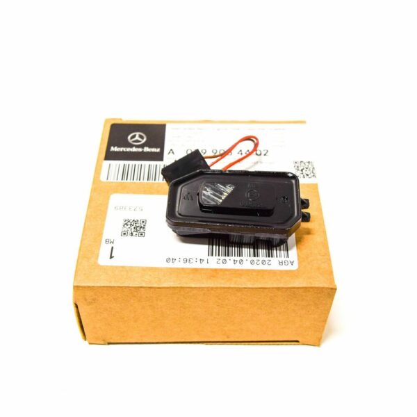 A0999063002 - NEW MERCEDES-BENZ C-CLASS W205 FRONT RS MIRROR LIGHT A0999064402 GENUINE