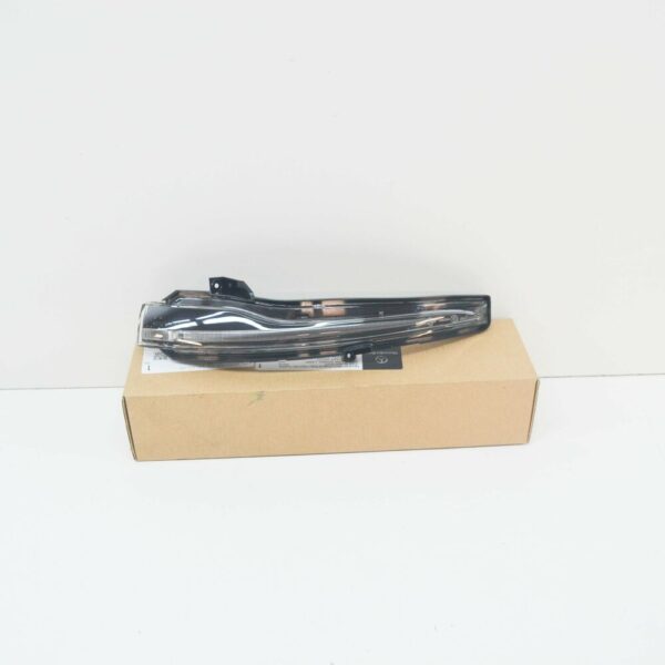 A0999064601 - NEW MB E-CLASS W213 RIGHT WING MIRROR TURN INDICATOR A0999064601