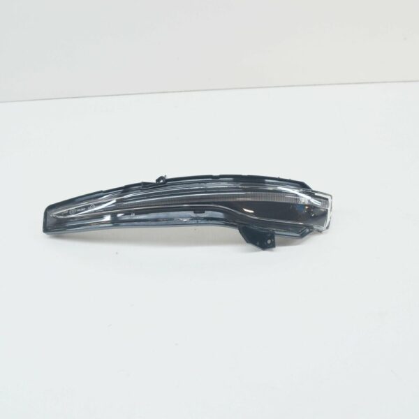 A0999064601 - NEW MB E-CLASS W213 RIGHT WING MIRROR TURN INDICATOR A0999064601