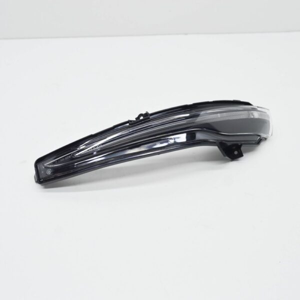 A0999067201 - NEW MB C-CLASS W205 RIGHT WING MIRROR TURN INDICATOR A0999067201 2016 ORIGINAL