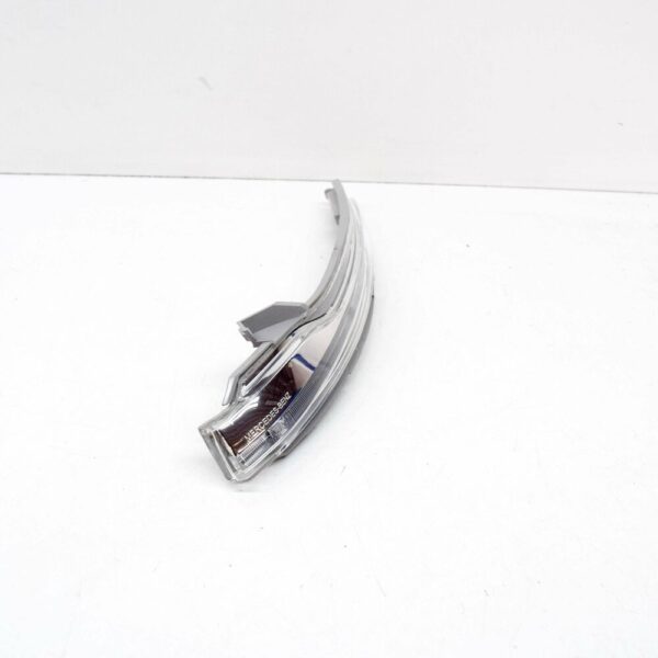A0999067401 - New Genuine Mercedes C Mirror Indicator Lamp Repeater White Right A0999067401