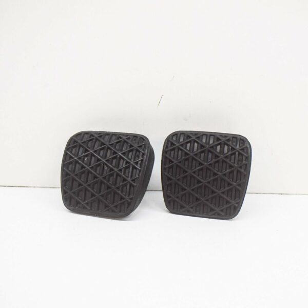A1072910182 - NEW MERCEDES BENZ W463 PAD BRAKE PEDAL RUBBER 2 PCS A1072910182 OEM