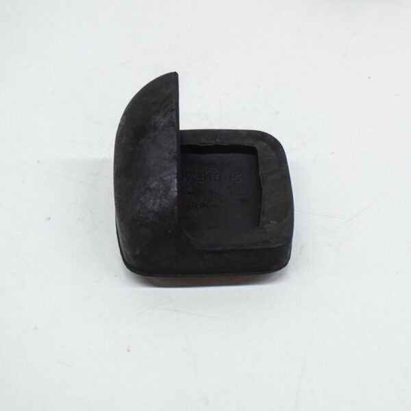 A1072910182 - NEW MERCEDES BENZ W463 PAD BRAKE PEDAL RUBBER 2 PCS A1072910182 OEM