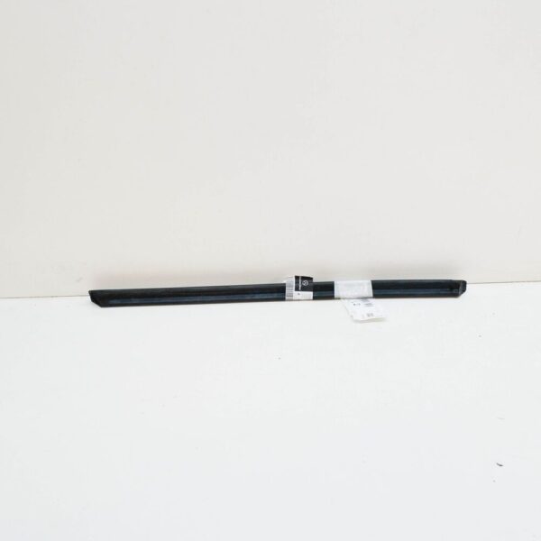A1077201078 - NEW MERCEDES BENZ SL R107 RIGHT DOOR WEATHERSTRIP A1077201078 ORIGINAL