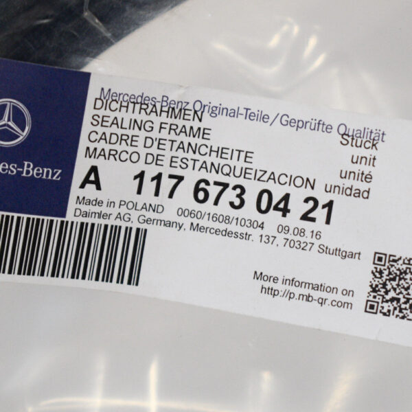 A1176730421 - NEW MB CLA COUPE C117 RIGHT SIDE SEAL RUBBER STRIP A1176730421 2014OEM