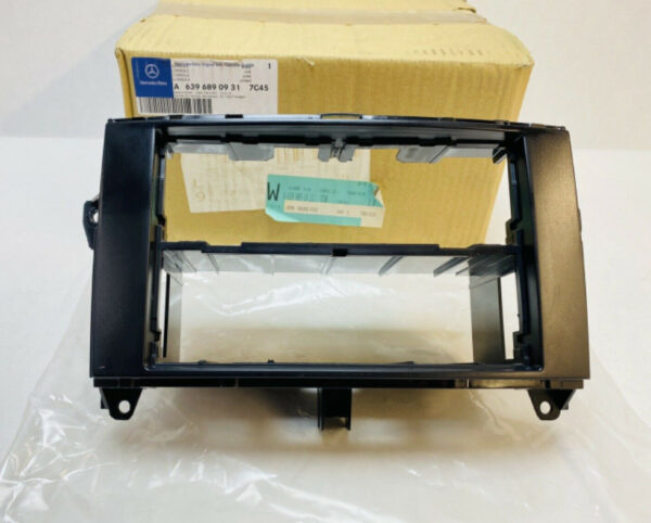 A63968909317C45 - NEW MB VITO W639 DASH PANEL DOUBLE MOUNTING CONSOLE A63968909317C45 ORIGINAL