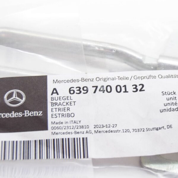 A6397400132 - MB VITO W639 Rear Double Wind Door Top Bracket A6397400132 NEW GENUINE