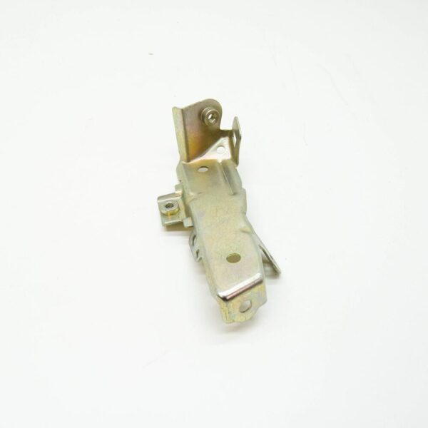 A6421411340 - Mercedes-Benz E W212 Cross Pipe To Cylinder Head Holder A6421411340 NEW GENUINE