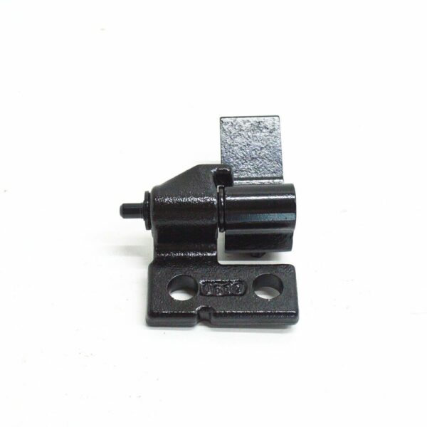 A9017200837 - NEW MB SPRINTER 903 FRONT RIGHT DOOR BOTTOM HINGE A9017200837 OEM
