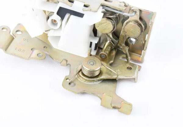 A9017301135 - NEW MB VITO 638 SLIDING DOOR STANDART VERSION LOCK A9017301135 OEM