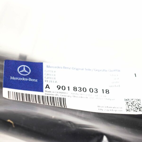 A9018300318 - NEW MERCEDES-BENZ SPRINTER 903 BONNET HOOD GRILLE TRIM A9018300318 ORIGINAL