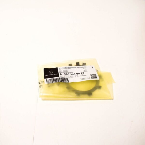 A9063560073 - Mb Sprinter W906 Rear Wheel Hub Outside Retaining Plate A9063560073 Original