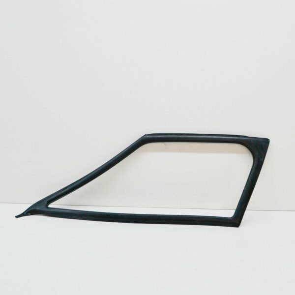 A9066711820 - NEW MB SPRINTER 906 FRONT RIGHT QUARTER WINDOW SEAL GASKET A9066711820 ORIGINAL