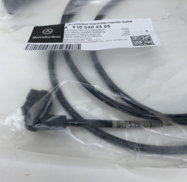 A9105404505 - NEW MERCEDES-BENZ SPRINTER 3-T VAN 910 REAR LEFT ABS SENSOR A9105404505 ORIGINAL