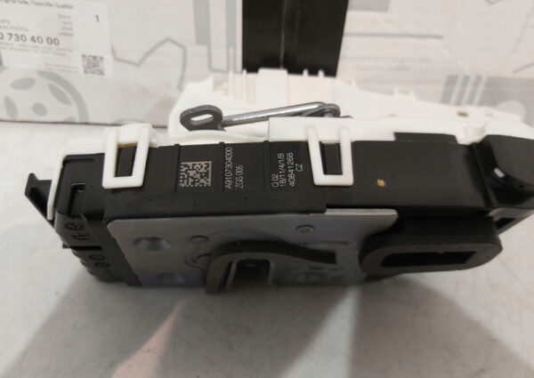 A9107304000 - NEW MERCEDES-BENZ SPRINTER W907 REAR RIGHT DOOR LOCK A9107304000 ORIGINAL