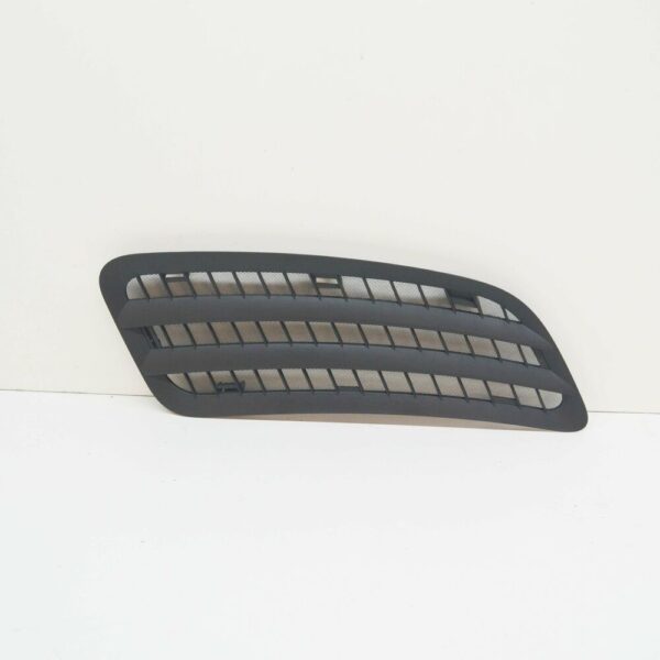 A91083603009051 - NEW MB SPRINTER 910 HOOD RIGHT VENTILATION GRILLE RHD A91083603009051