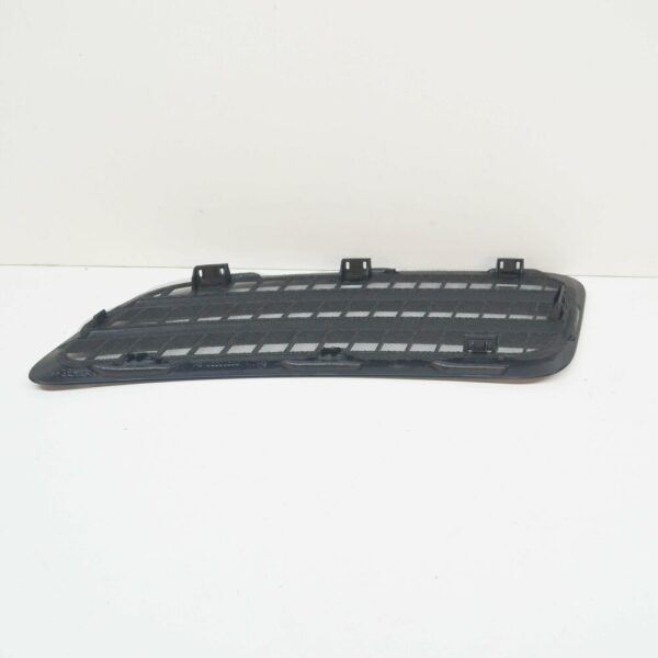 A91083603009051 - NEW MB SPRINTER 910 HOOD RIGHT VENTILATION GRILLE RHD A91083603009051