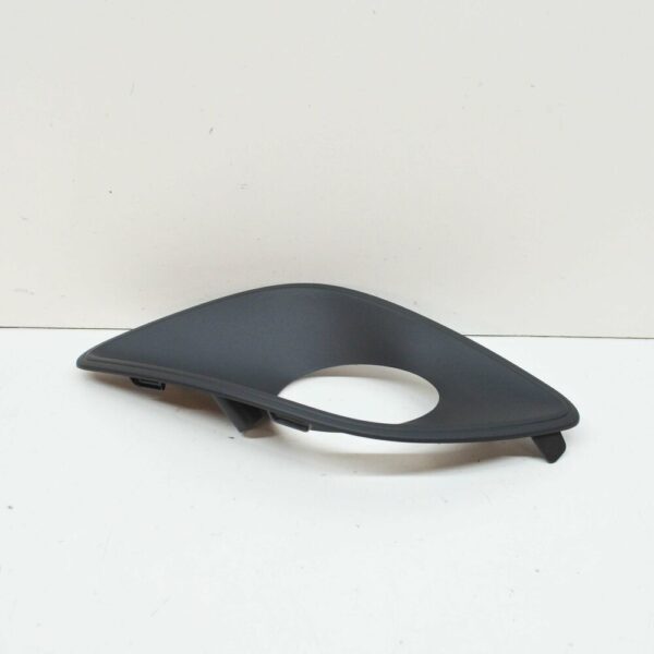 A91088544009K83 - NEW MB SPRINTER 910 FRONT BUMPER RIGHT FOG LIGHT TRIM A91088544009K83 ORIGINAL