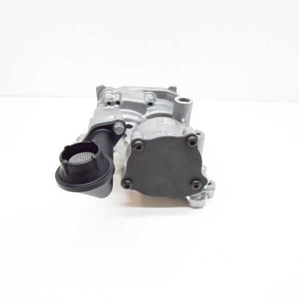 04L145208T - NEW VW ARTEON 3H7 OIL PUMP WITH INTEGRATED VACUUM PUMP 04L145208T ORIGINAL